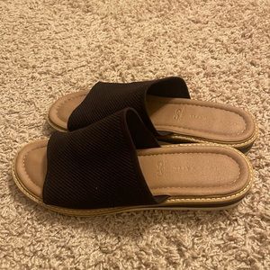 Kelly & Katie Black Slide Sandals